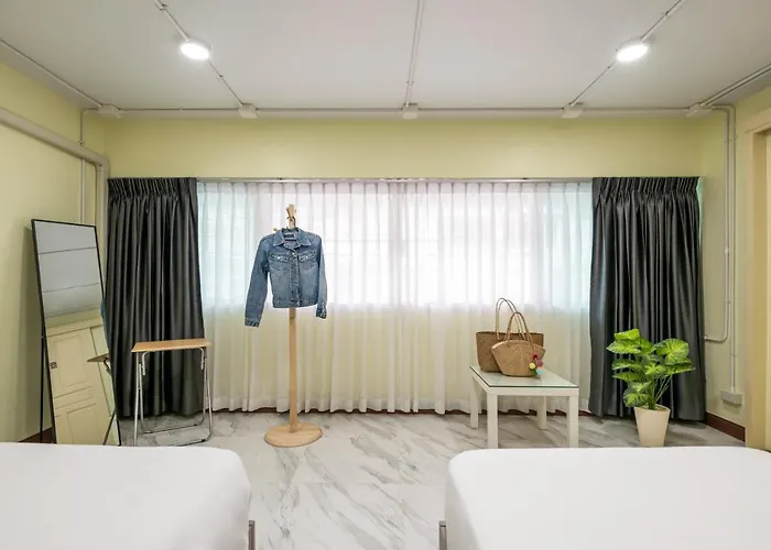 At Four-6 Bed, Center, Nana Bts, Mbk, World, Siam *