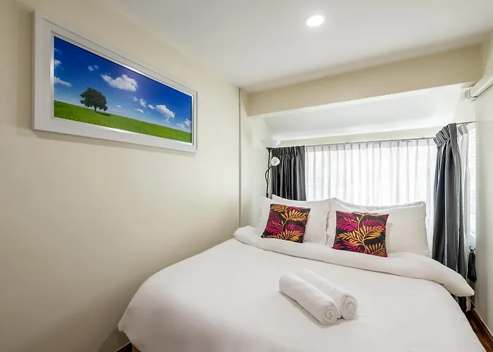 At Four-6 Bed, Center, Nana Bts, Mbk, World, Siam * Bangkok