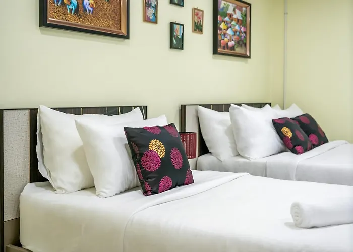 At Four-6 Bed, Center, Nana Bts, Mbk, World, Siam * Bangkok
