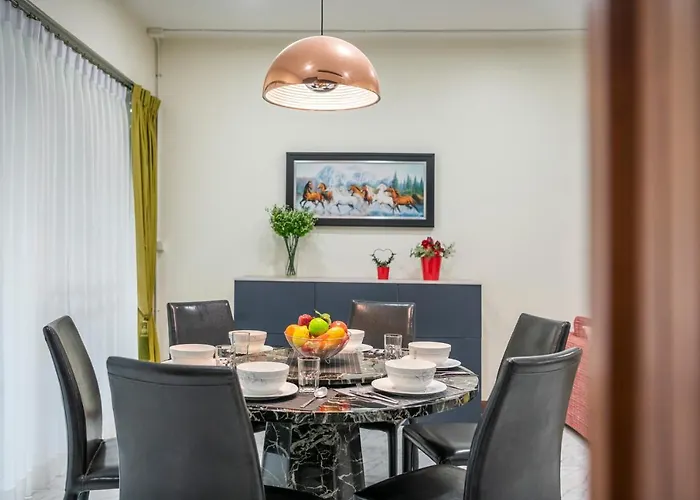 At Four-6 Bed, Center, Nana Bts, Mbk, World, Siam * Bangkok
