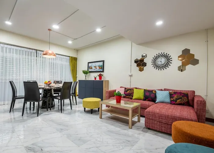 At Four-6 Bed, Center, Nana Bts, Mbk, World, Siam * Bangkok