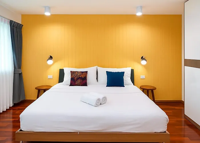 At Four-6 Bed, Center, Nana Bts, Mbk, World, Siam